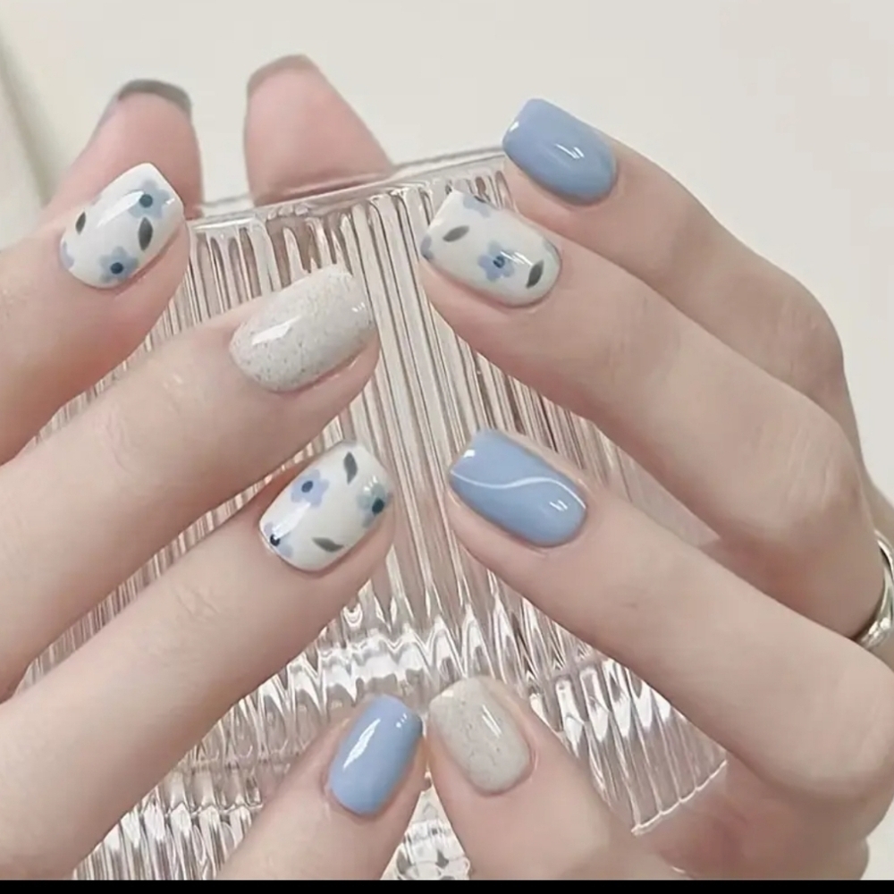 24 Pieces Fake Press On Nails